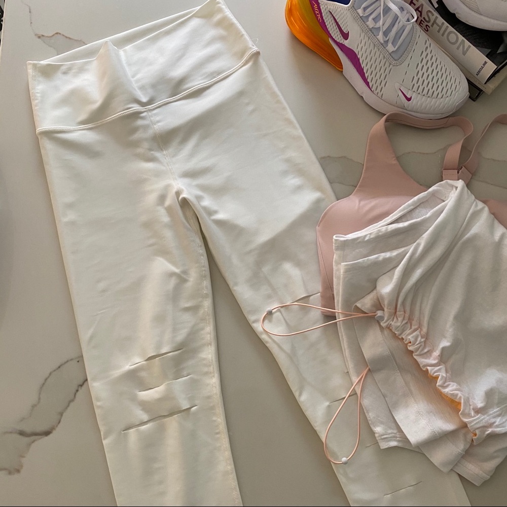 NWT- Electric Yoga white legging w/ front splits